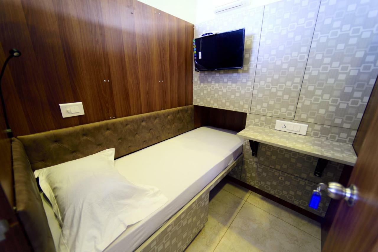 Bedspace- Capsule Ac Hotel Mangalore Exterior foto